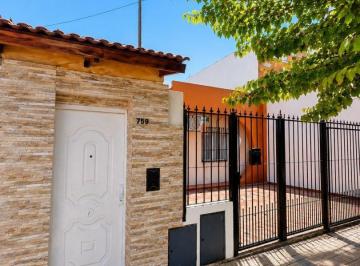 KNK-KNK-5257_2 · Oportunidad Casa PH Sin Expensas Multifamiliar!
