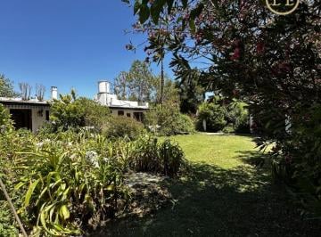 Casa de 5 ambientes, San Andrés de Giles · Casa Quinta con Amplio Terreno: Más 3140 m² en S. A. de Giles