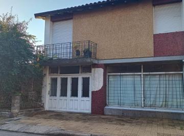 Casa · 240m² · 5 Ambientes · 1 Cochera · Casa en Exclusivo Barrio Parque en Villa Urquiza