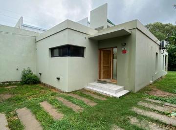 Casa · 75m² · 2 Ambientes · 1 Cochera · Casa en City Bell - 458 y 12c Al 423 - La Plata