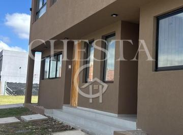 Casa · 132m² · 4 Ambientes · Casa Dúplex en Venta en Spring Park, Pilar, G. B. a. Zona Norte