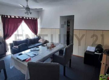 Departamento · 55m² · 3 Ambientes · 1 Cochera · Venta Depto 3 Amb. Piso Alto Balcon Ycoch