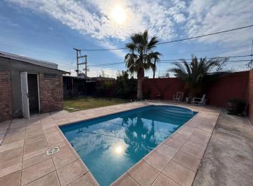 Quinta vacacional · 138m² · 2 Ambientes · 1 Cochera · Century 21 Lucio Barroso Vende