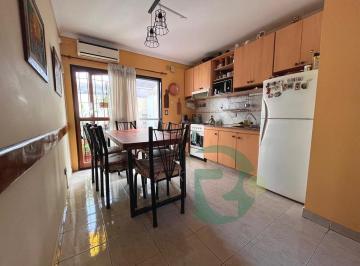 PH · 50m² · 2 Ambientes · 1 Cochera · Venta Duplex 2 Amb. Escritorio. Patio. Cochera. Morón