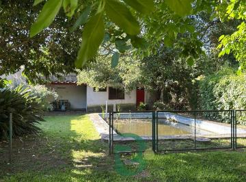 Casa · 251m² · 4 Ambientes · 2 Cocheras · Venta Casa 4amb. Barrio Inglés. Lote 480 m. Hurlingham