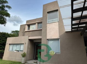 Casa · 225m² · 4 Ambientes · 2 Cocheras · Venta Casa.4 Amb. B. cerrado Altos del Sol. Parque Leloir