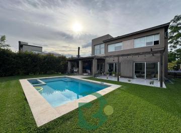 Casa · 225m² · 4 Ambientes · 2 Cocheras · Venta Casa.4 Amb. B. cerrado Altos del Sol. Parque Leloir