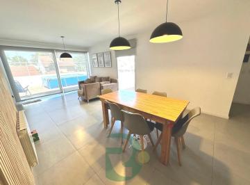 Departamento · 115m² · 4 Ambientes · 1 Cochera · PH 4amb. Patio C/parrilla/cochera. Ituzaingo