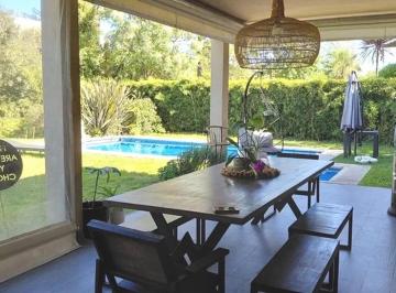 Casa · 235m² · 5 Ambientes · 6 Cocheras · Venta Casa 6amb. Barrio Privado Altos del Sol. Ituzaingo