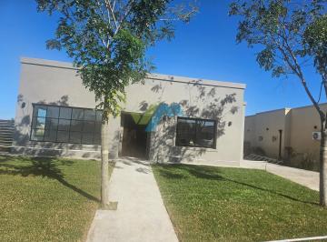 Casa · 131m² · 4 Ambientes · 3 Cocheras · Casa en Venta en San Ramón, Pilar del Este, Pilar - Financiación Propia