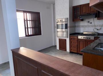 Casa · 90m² · 2 Ambientes · 1 Cochera · Venta PH 2amb. Independiente. Patio/cochera. Ramos Mejía