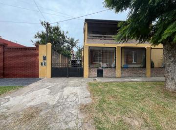 PH · 164m² · 4 Ambientes · PH 4 Ambientes en Venta Al Frente, con Fondo| Sin Expensas | en Wilde