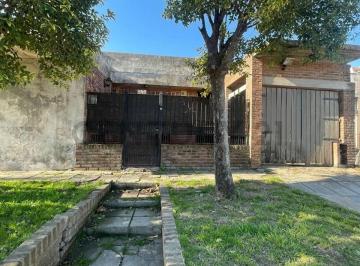 Casa · 151m² · 4 Ambientes · Venta Casa 4 Amb. El Talar con Pileta y Cochera
