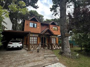 Casa · 160m² · 4 Ambientes · 1 Cochera · Casa a 3 Cuadras del Mar