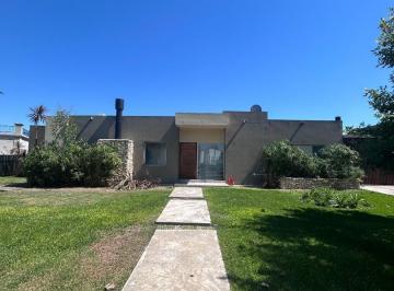 Casa · 171m² · 5 Ambientes · 6 Cocheras · Casa en El Cantón Golf Oportunidad