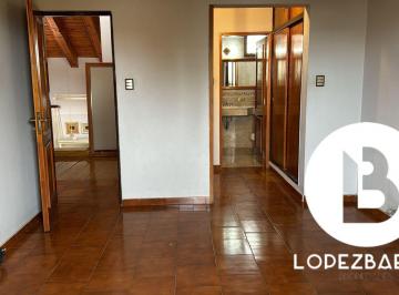 Casa · 272m² · 8 Ambientes · 2 Cocheras · Alquilo/vendo Casa 3 Dorm. Cerro de Las Rosas - Cordoba