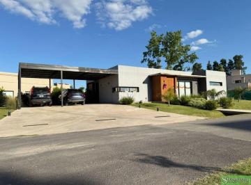 Casa de 4 ambientes, Moreno · Venta. B° Cerrado Fincas de Alvarez. Moreno