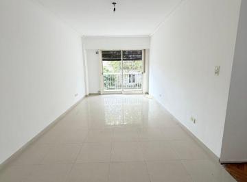 Departamento de 3 ambientes, Villa del Parque · Amplio y Luminoso Depto 3 Amb con Balcón Al Frente Vdp