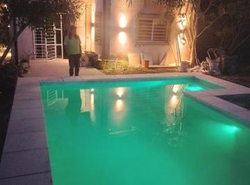 Casa de 3 ambientes, San Vicente · Casa Luminosa con Pileta (Ideal Casaquinta)