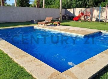 Casa · 90m² · 3 Ambientes · 10 Cocheras · Imponente Casa Quinta en Gral. Rodriguez - Acepta Permuta