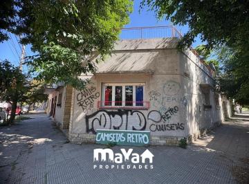 Casa · 296m² · 4 Ambientes · 1 Cochera · Casa en Venta a Reciclar - Avellaneda Al 200
