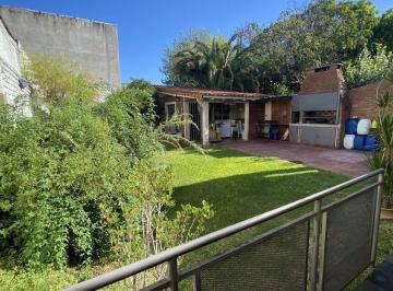 Casa de 4 ambientes, Hurlingham · Casa 4 Ambientes Villa Tesei con Cochera Pasante, Patio y Parrilla