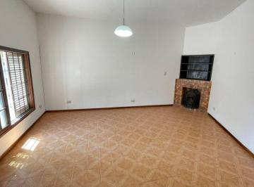Casa de 3 ambientes, Lanús · Excelente 3 Ambientes de Grandes Dimensiones con Patio