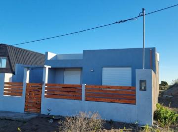 Casa · 65m² · 3 Ambientes · 2 Cocheras · Venta Casa Apta Credito a Estrenar 2 Dorm. - Sauce Grande