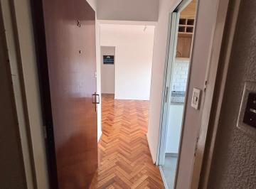 Departamento de 2 ambientes, Belgrano · 2 Ambientes (Y Medio) Muy Luminosos y Recientemente Remodelados
