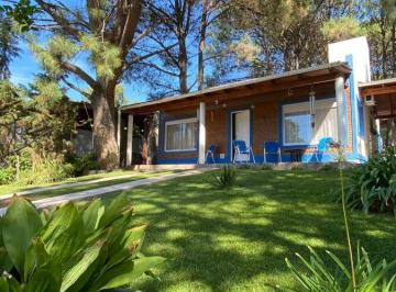 Casa de 7 ambientes, Monte Hermoso · Amplia Casa con Parque con Dos Departamentos en Barrio Las Dunas
