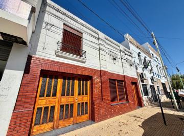Casa · 184m² · 4 Ambientes · 1 Cochera · Casa 3 Dorm. con Patio en Ensenada