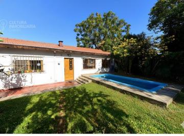 Casa · 130m² · 4 Ambientes · Venta Casa 4 Ambientes Moreno con Pileta