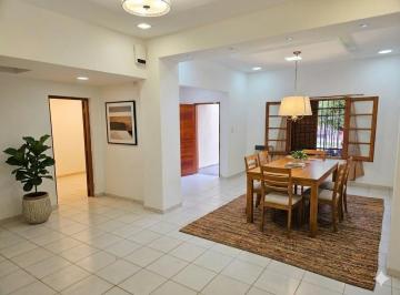 Casa · 230m² · 5 Ambientes · 1 Cochera · Venta Casa en Barrio General Paz, Cordoba