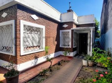 Casa · 180m² · 5 Ambientes · 4 Cocheras · Venta Casa 5 Amb con Pileta + Local en San Miguel