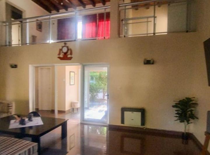 Casa · 338m² · 1 Ambiente · 2 Cocheras