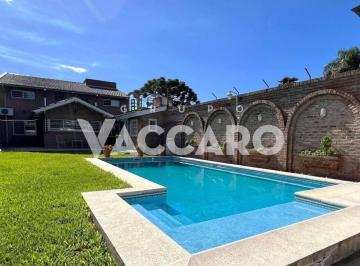 VCO-VCO-1255_2 · Casa en Venta 5 Ambientes en Ituzaingó Norte - Piscina y Amplio Jardin