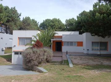 Casa · 259m² · 5 Ambientes · 2 Cocheras · Casa en Venta en Costa Esmeralda, Barrio Golf 2