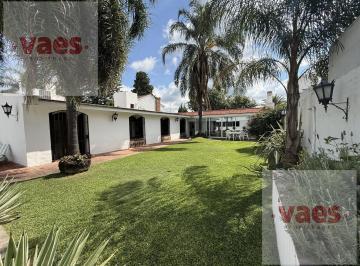 Casa · 483m² · 12 Ambientes · 3 Cocheras · Venta – Casa de 4 Dorm. con Pileta y Gran Lote en Barrio Urca