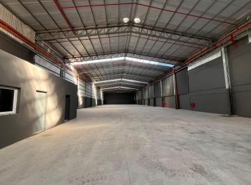 Bodega-Galpón · 865m² · Galpón en Alquiler de 1400 m² Sobre Av Eva Peron 7100