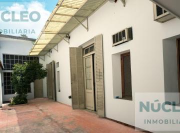 Casa · 330m² · 9 Ambientes · 1 Cochera · Casa Antigua Barrio Sur