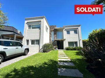Casa · 287m² · 5 Ambientes · Casa en Venta en Ayres Plaza