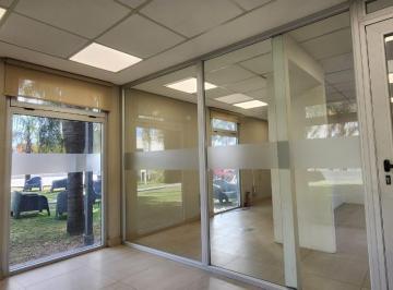 Oficina comercial · 50m² · 3 Ambientes · 2 Cocheras · Oficina en Alquiler