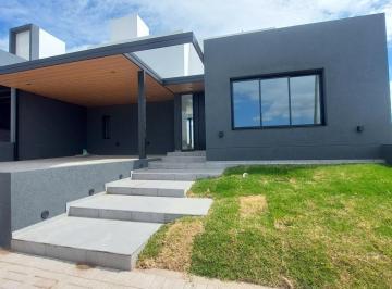 Casa · 176m² · 5 Ambientes · 2 Cocheras · Casa 3 Dorm. Rincones de Manantiales (Entrega U$200.000 y Financiación)