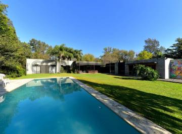 Casa · 151m² · 3 Ambientes · 1 Cochera · Venta Casa 3amb Pileta en Moreno Apto Cred Permuta