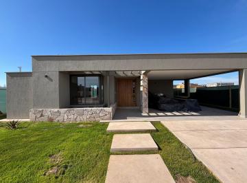 Casa · 500m² · 6 Ambientes · 2 Cocheras · Hauser Vende Hermosa Casa a Estrenar de 3 Habitaciones en Barrio Lar de Boedo!