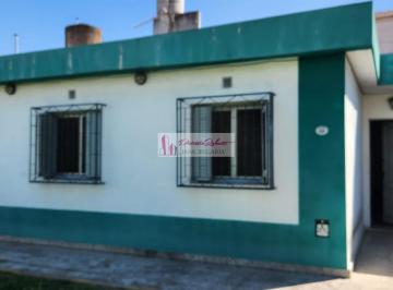Casa · 72m² · 4 Ambientes · En Venta Casa 4 Amb con Parque Villa Celina