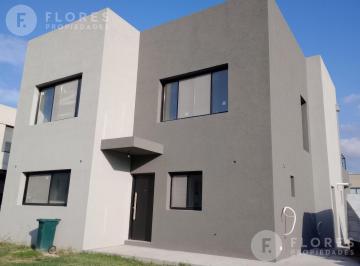 Casa · 187m² · 5 Ambientes · 2 Cocheras · Casa en Venta, 5 Ambientes, 3 Dorm., 4 Baños - Lagoon Pilar