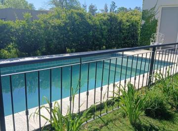 Casa · 130m² · 4 Ambientes · 2 Cocheras · Casa en Venta en Los Arces, La Cañada de Pilar, Pilar