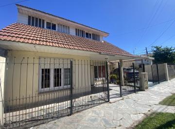 Casa · 182m² · 6 Ambientes · 2 Cocheras · Inmueble en Block - Chalet + Depto + Local