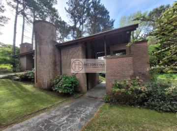 Casa · 217m² · 5 Ambientes · Venta Casa Carilo